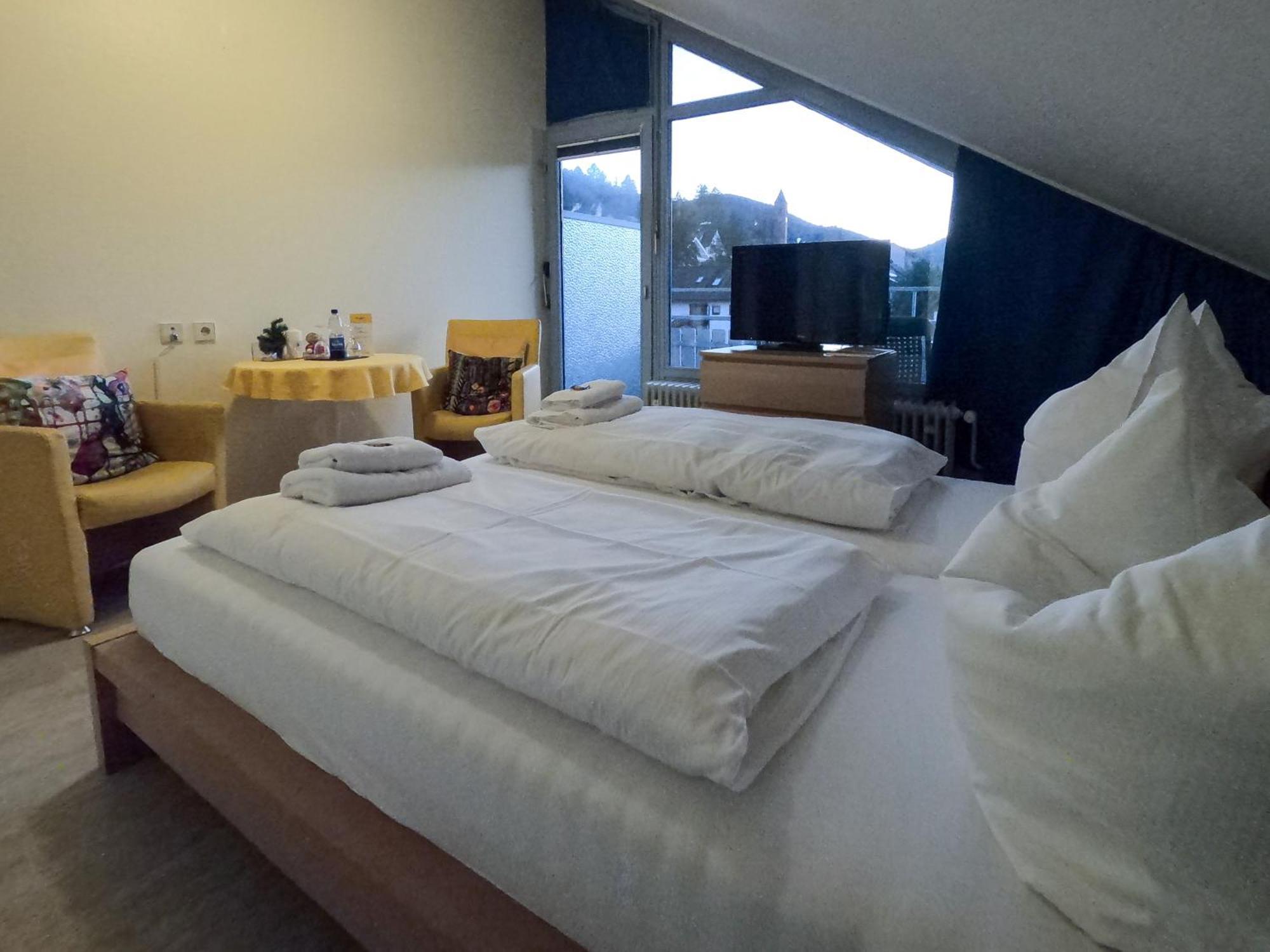 Hotel Sonnenhof Garni Bad Herrenalb Exterior foto