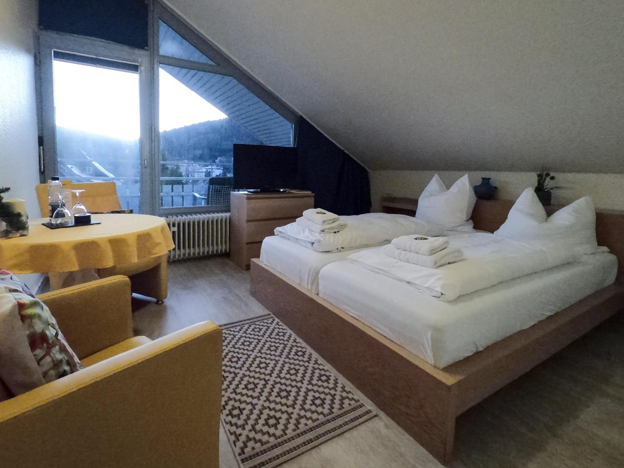 Hotel Sonnenhof Garni Bad Herrenalb Exterior foto