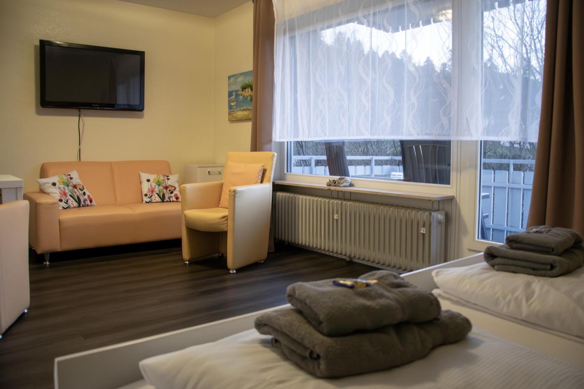 Hotel Sonnenhof Garni Bad Herrenalb Exterior foto